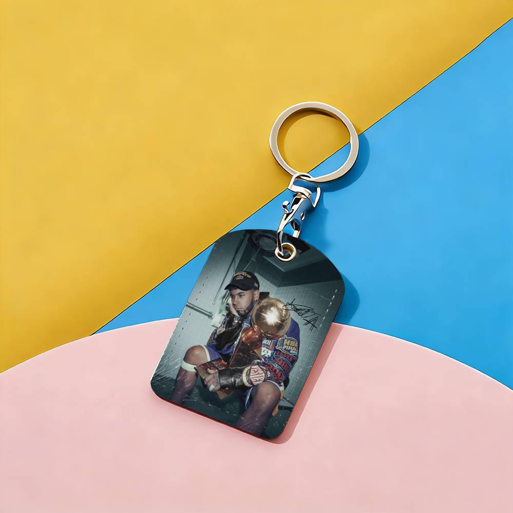 Певица Anuel AA держатель карт – обзор и цена Lockbox Key Secure